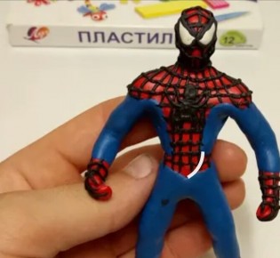 Человек паук из пластилина